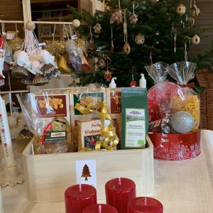Weihnachten vom Christbaum bis zu den Geschenken